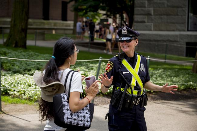 HUPD assisting a Harvard affiliate with a smile